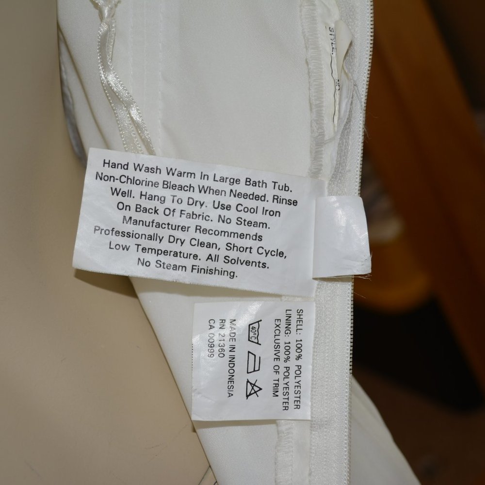 Hand Made Beaded Ivory scalloped formal dress - Picture 9 of 9